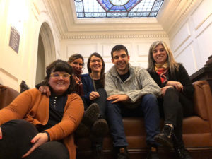 Iñaki Acero, junto a sus compañeras del departamento de Comunicación