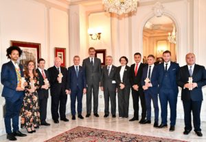 Posado de las personas galardonadas