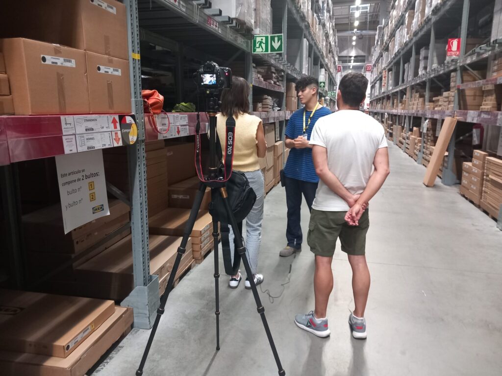 jovenes en ikea barakaldo