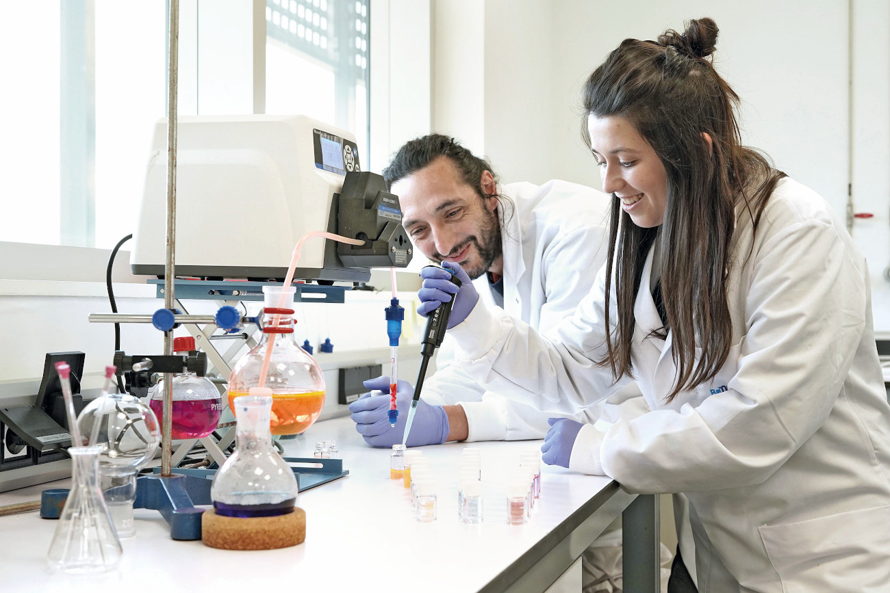 Prácticas profesionales remuneradas en BCMaterials con Fundación Novia Salcedo