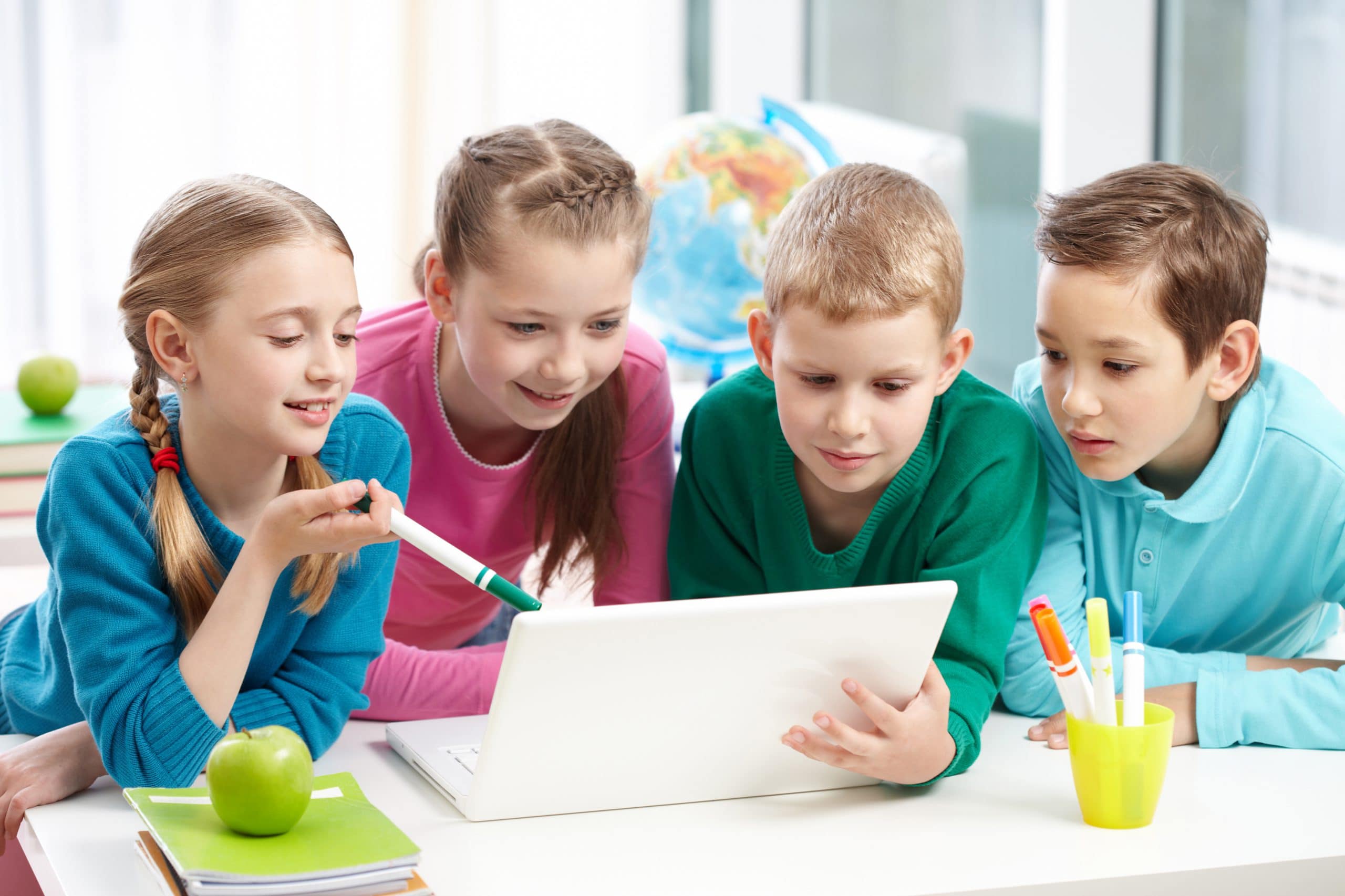 Becas Prácticas Profesionales remuneradas en Children on the line con Fundación Novia Salcedo