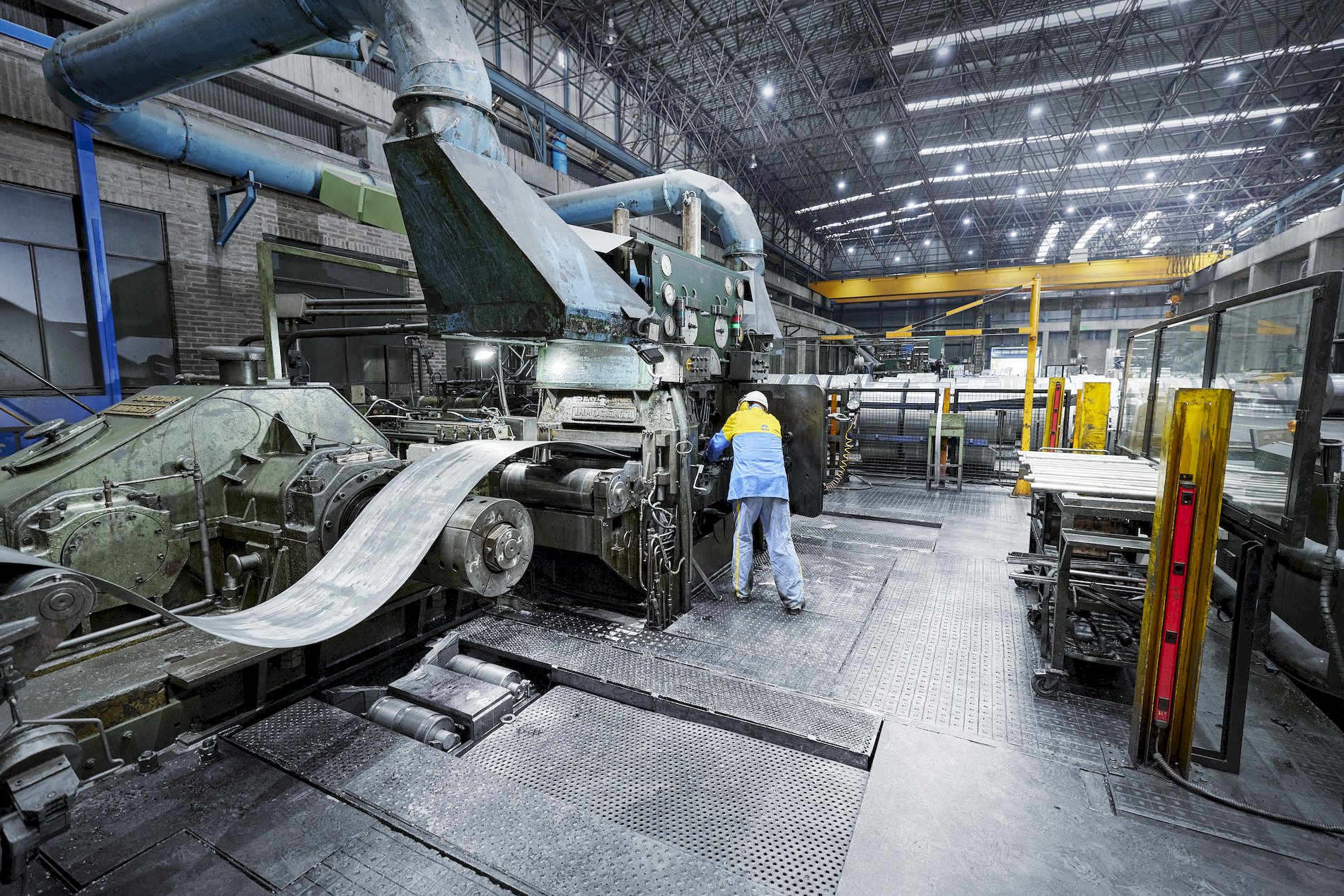Becas Prácticas profesionales remuneradas en LAYDE STEEL con Fundación Novia Salcedo