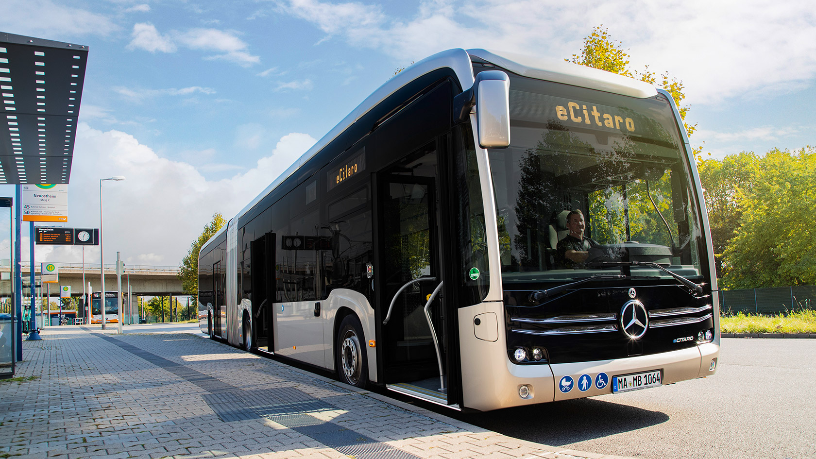 Becas Prácticas Profesionales remuneradas en Daimler Bus con Fundación Novia Salcedo