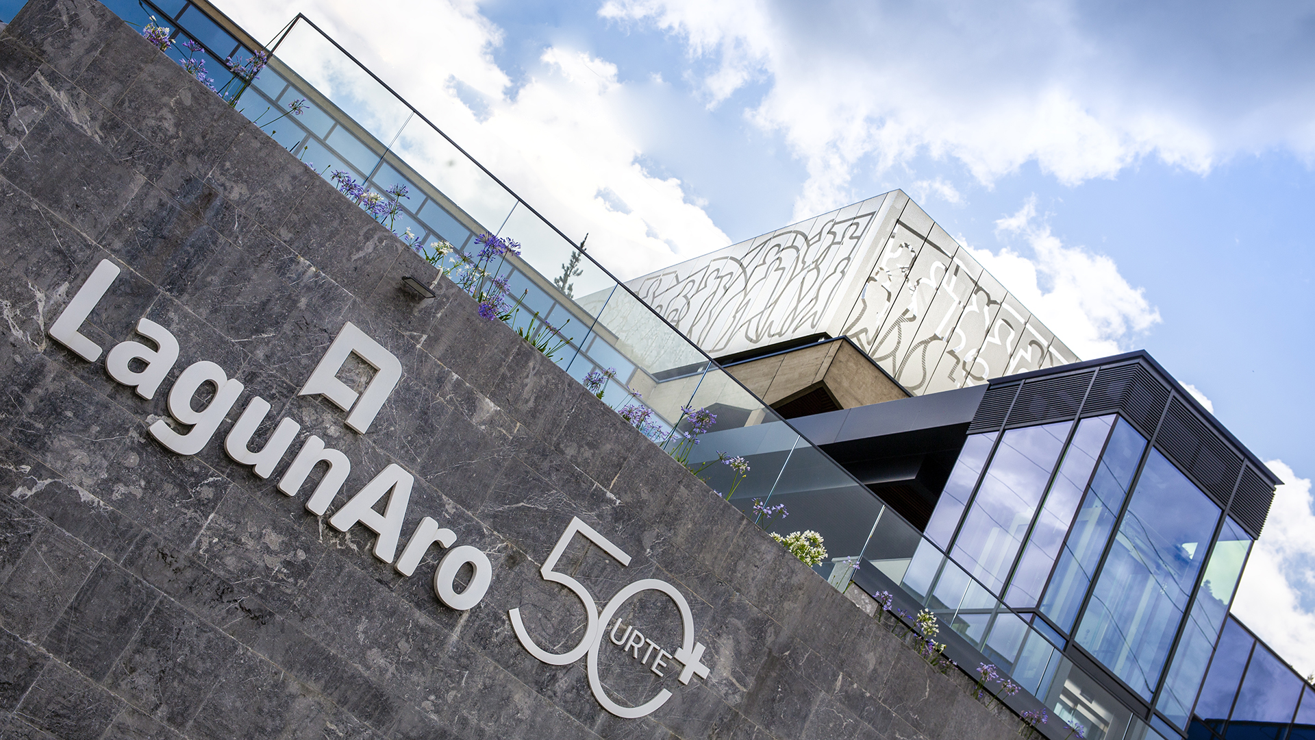 Prácticas profesionales remuneradas en Seguros LagunAro con Fundación Novia Salcedo