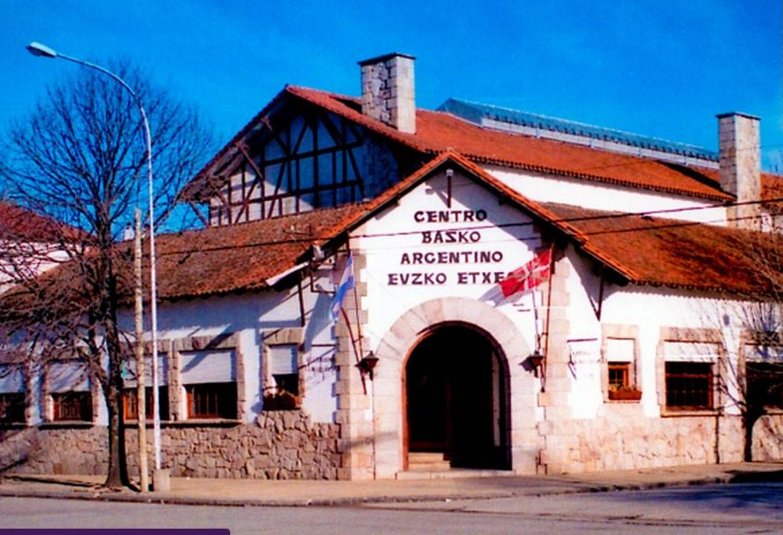 Becas Basque Global Industry en Centro Vasco Argentino de Necochea con Fundación Novia Salcedo